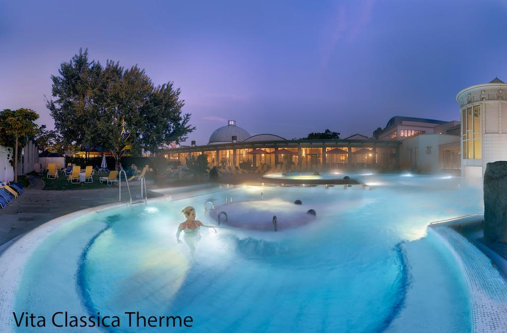 Hotel Ascona บาดโครซิงเงน ภายนอก รูปภาพ